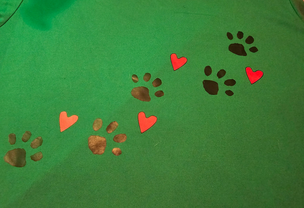 Green paws & hearts t-shirt